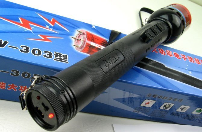 TW-303型多功能大功率帶報警電子防暴器